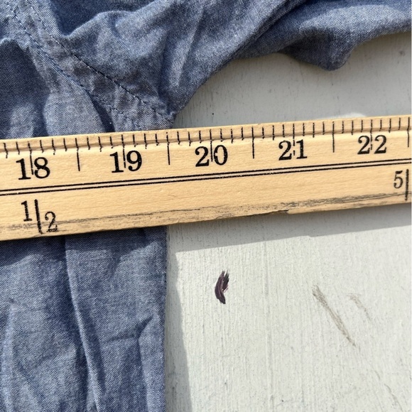 Women's J Crew Blouse Shirt Top Chambray Blue Denim S Button Casual Business - Picture 9 of 11